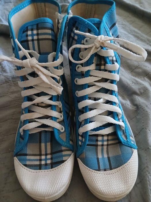 Високі кеди 38 розміру