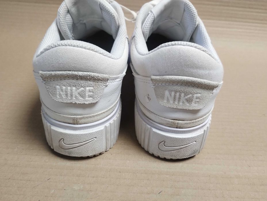 buty sportowe 40,5  Nike Court legacy