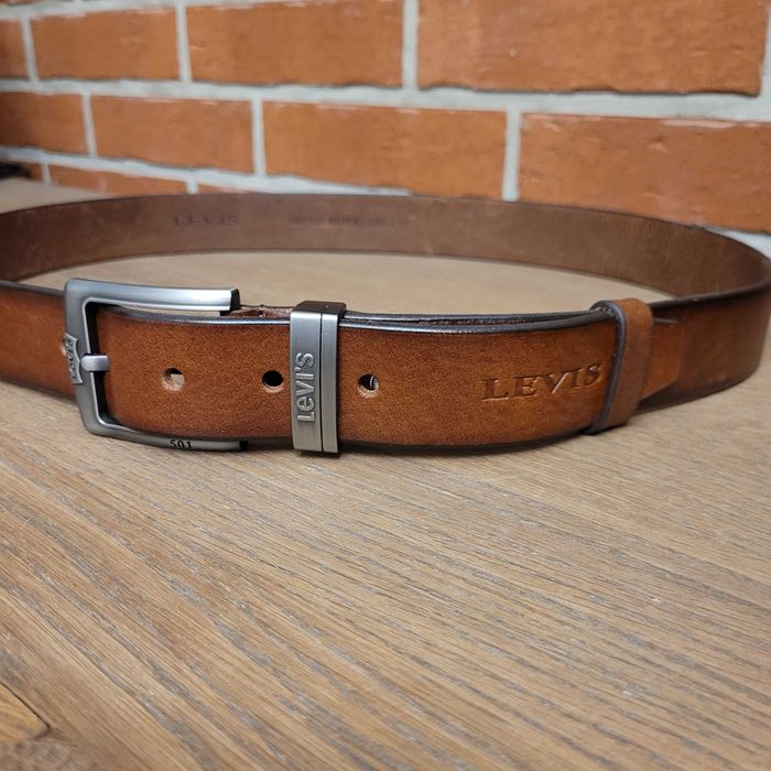 Brązowy męski skórzany pasek Levi's 120 cm