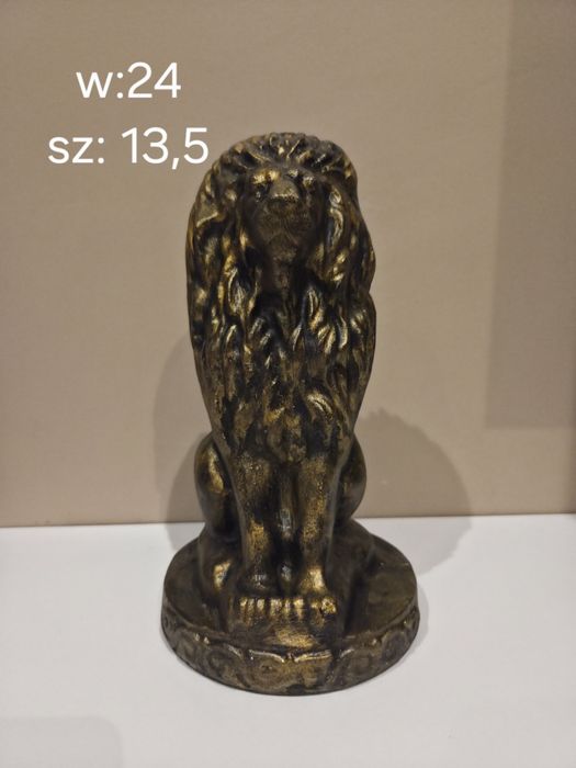 Skarbonka w kształcie lewa