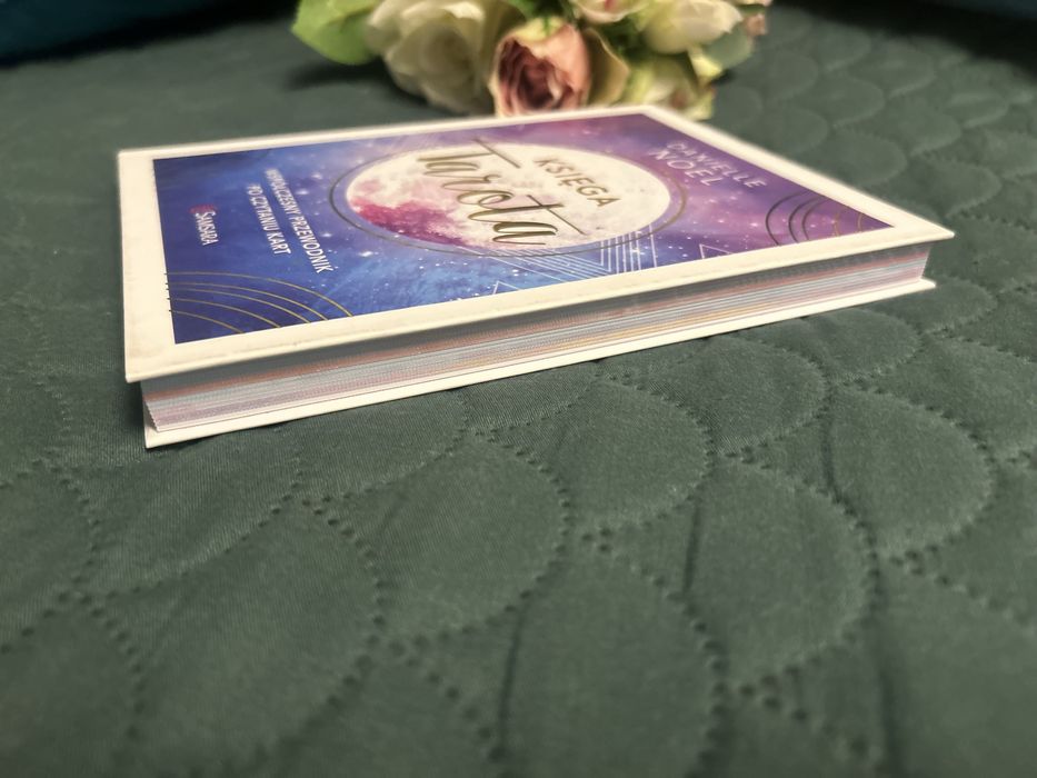 Księga Tarota Współczesny Przewodnik Po Czytaniu Kart Danielle Noel