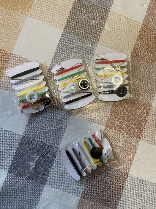 4 peças mini kit costura de viagem ( Portes grátis)
