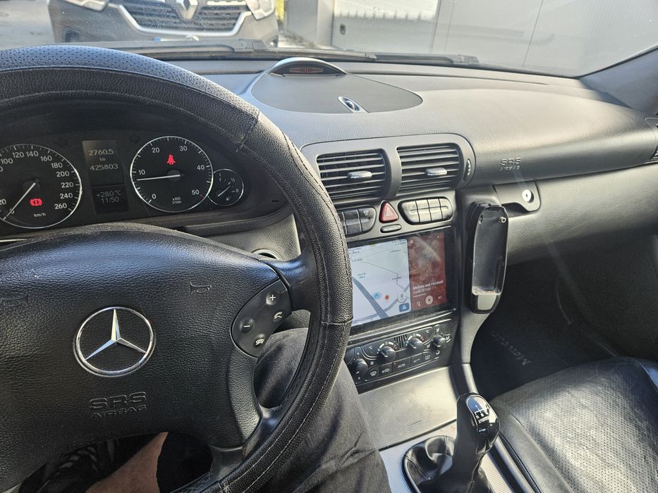 Mercedes-Benz C220 CDI Avantgarde • Android Auto • Pele • Nacional