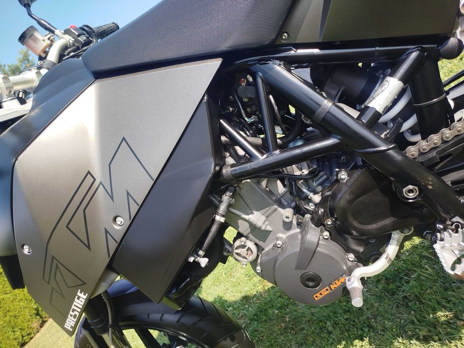 KTM 690 SM PRESTIGE supermoto