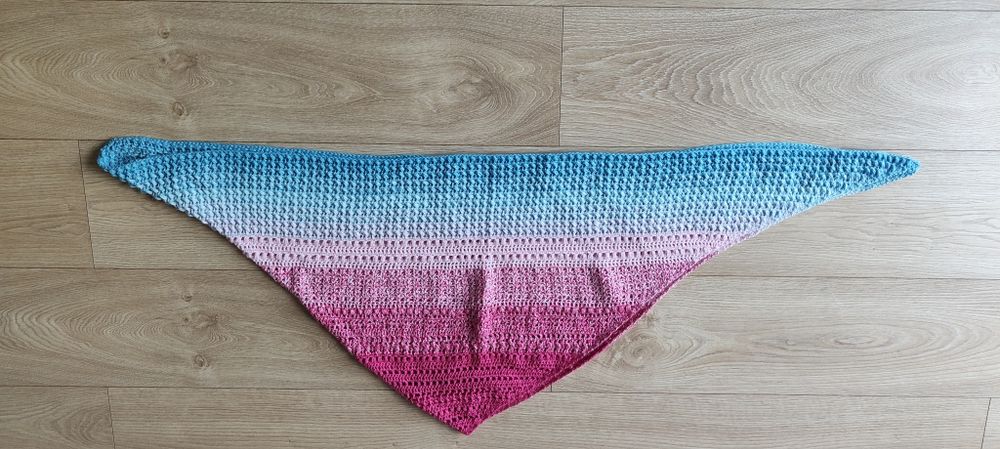 Chusta ombre robiona na szydełku handmade