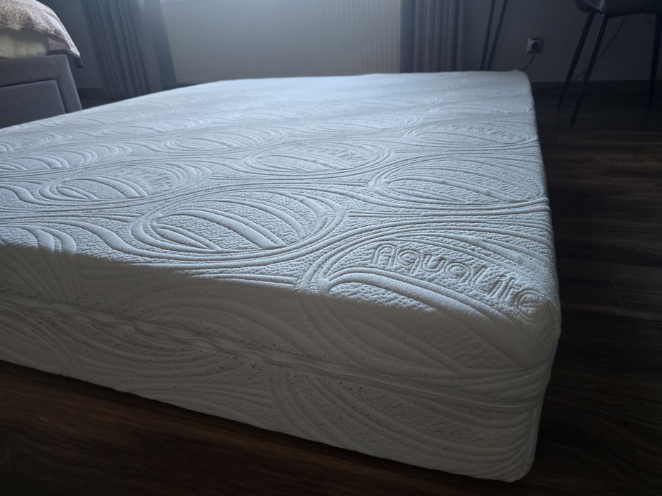 Materac 160x200 stan idealny.