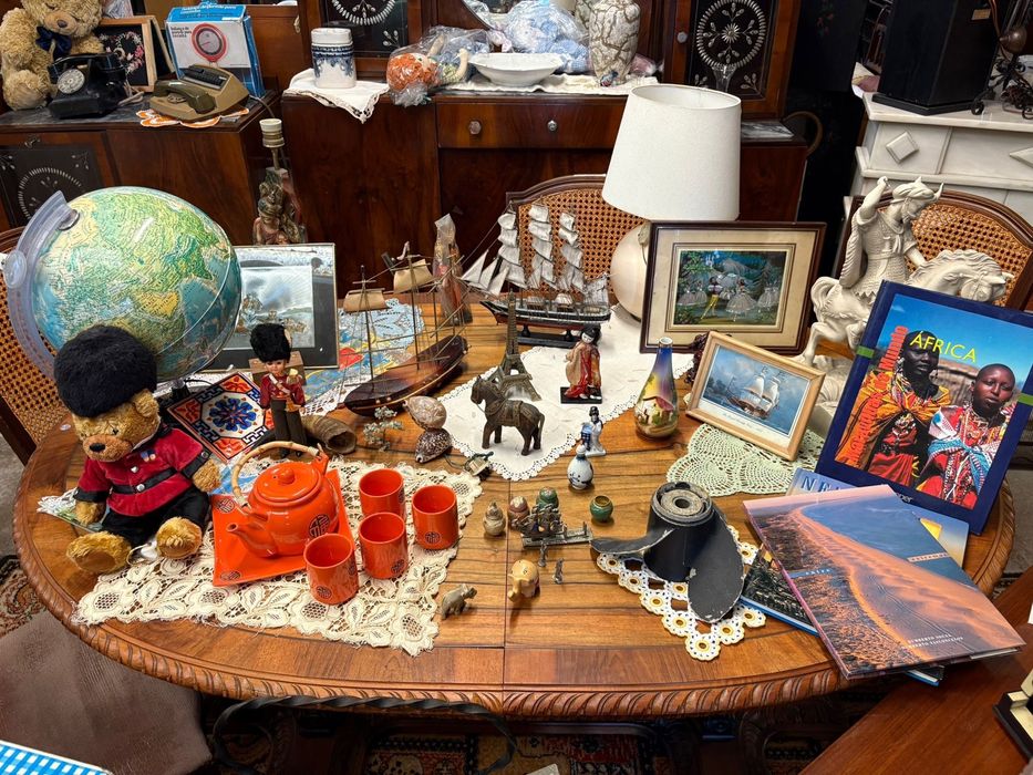 Velharias, antiguidades, artigos de segunda-mão