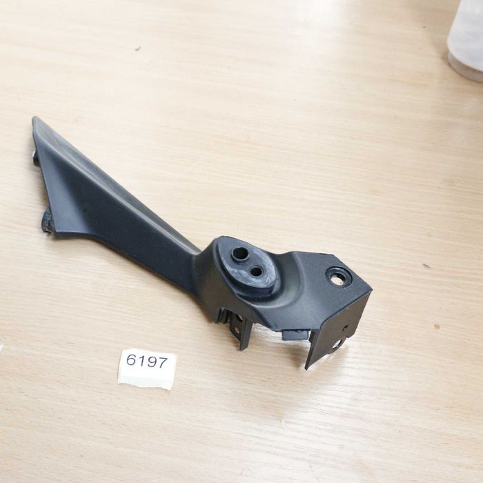 6197 Honda CBR osłona owiewki tylnej prawej RH