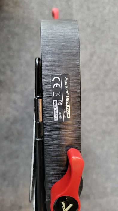 Aputure Lightstorm LS1s (V-Mount) c/ saco