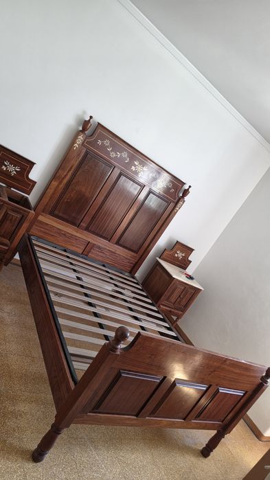 Conjunto cama + 2 cabeceiras antigas
