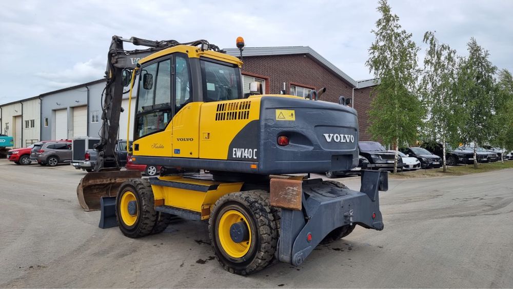 Экскаватор Volvo EC 140 W