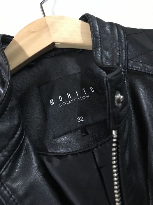 Czarna ramoneska krótka skórzana kurtka Mohito 32