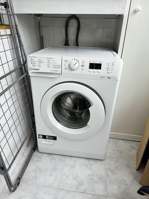 Máquina de lavar roupa Indesit MTWA 71252 W SPT – 7 kg / 1200 rpm