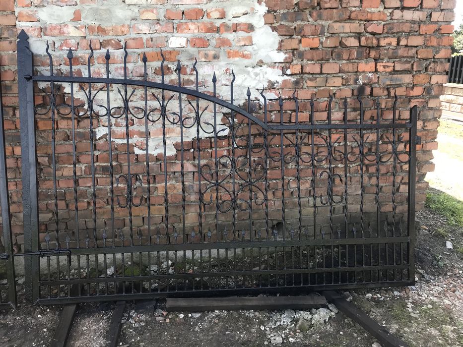 Продається  брама , ліска і 6 прольоті паркана ЧИТАТИ ОПИС !