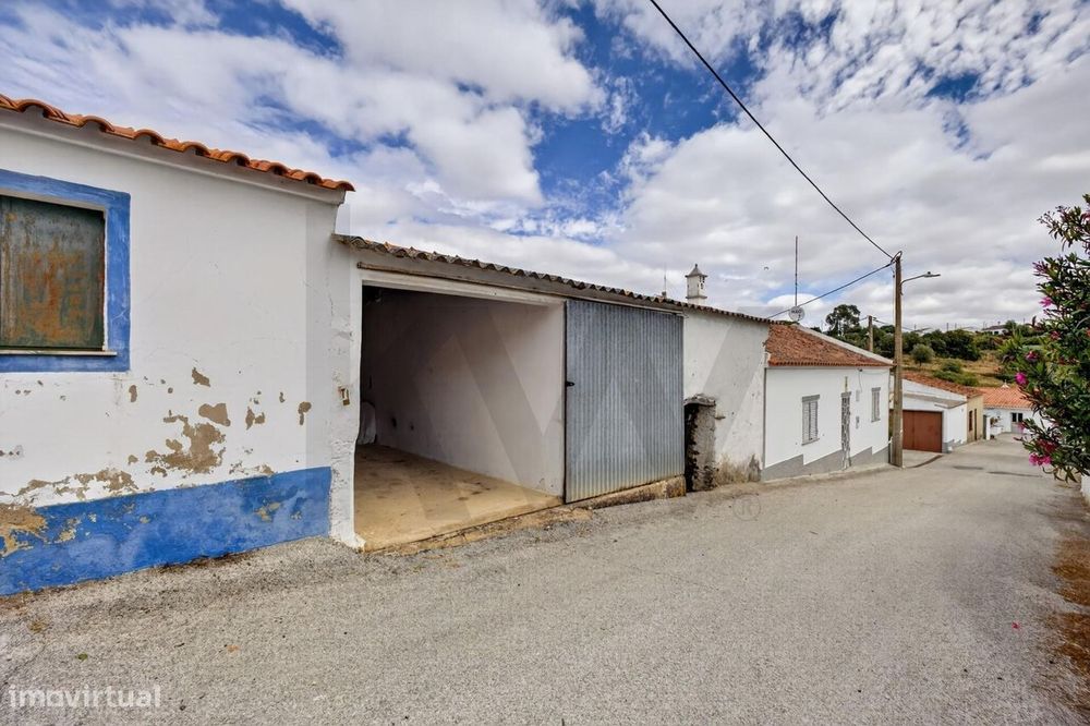 Armazém em Corte Figueira Mendonça, Almodôvar