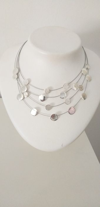 Colar com caixa de oferta