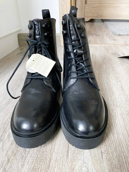 Levi's® BRIA  Skórzane botki na platformie. Nowe z metką rozm. 39.