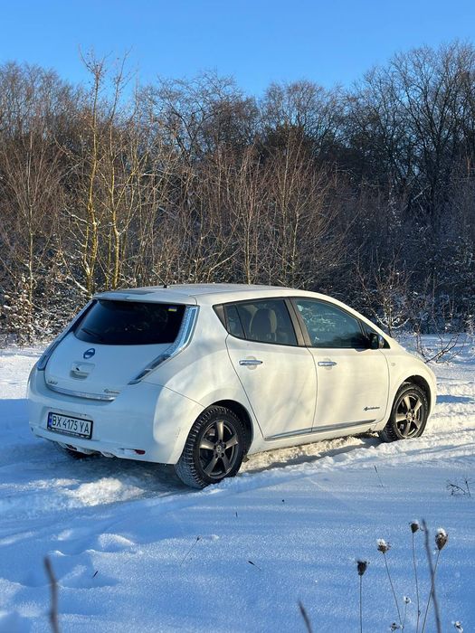 Nissan Leaf 2013 - Рідна фарба, 11/12 поділок