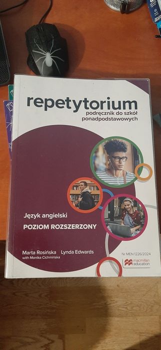 Repetytorium zakres rozszerzony język angielski macmillan + nieużywany kod do materiałów online