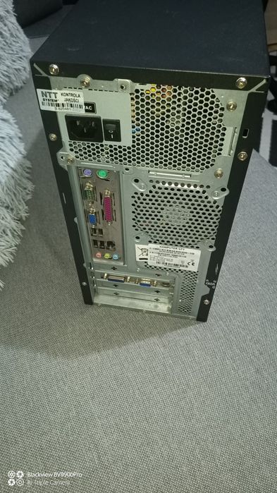 Komputer stacjonarny  4GB Ram SSD 240GB