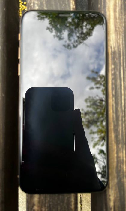 Продам iPhone XS 64 gb