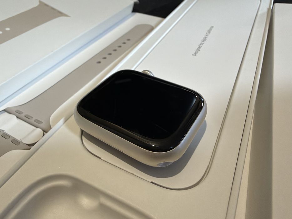 Продам Apple Watch  Series 8 45MM