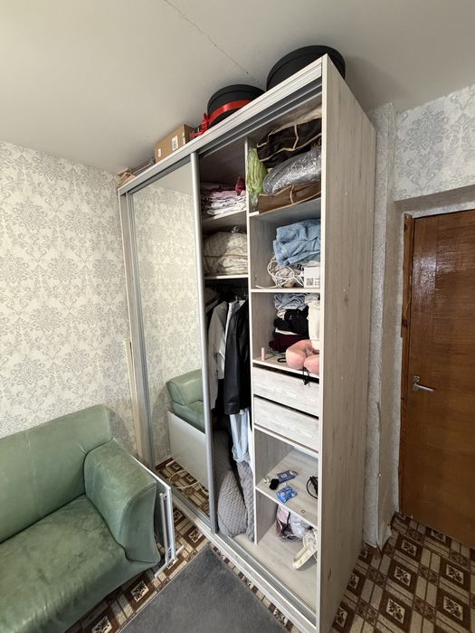 Шафа купе в прекрасному стані