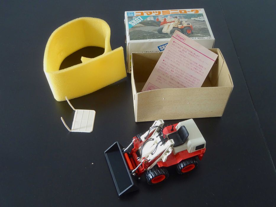 1:25 Diapet Komatsu SK07 Mini-Carregadora