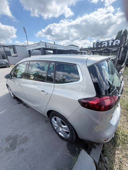 Opel Zafira 2013 , офіційна