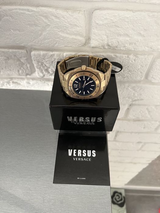 Продам годинник Versace Versus model VSPZQ 2221