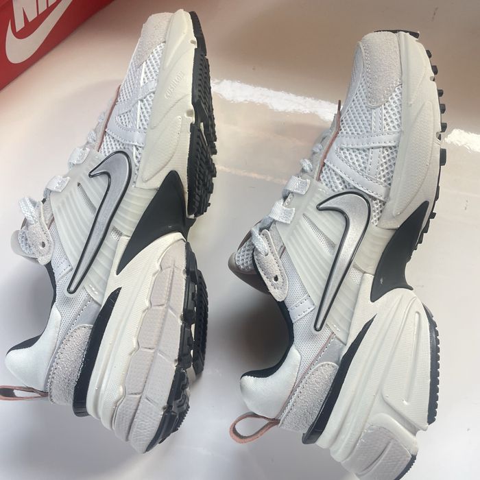 Sapatilhas Nike V2K Run507091498619392004