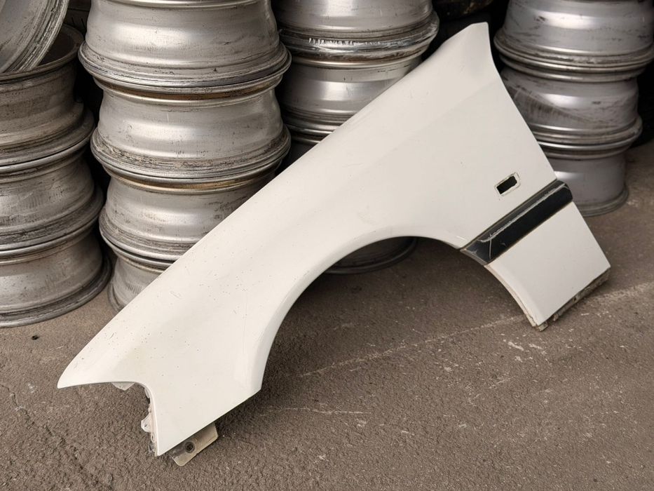 Guarda Lamas Esquerdo Mercedes W202