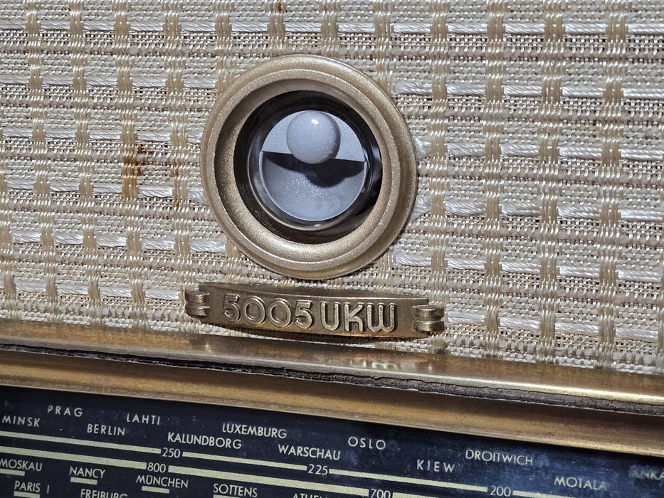 Rádio antigo reparado Grundig