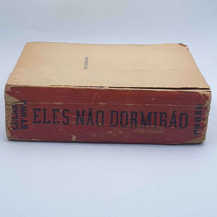 Livro - Leland Stowe - Eles Não Dormirão - EC