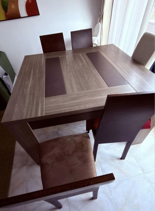 Mesa de jantar  + 4 cadeiras