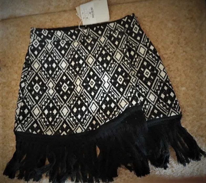 Спідниця Stradivarius з високою талією, нова