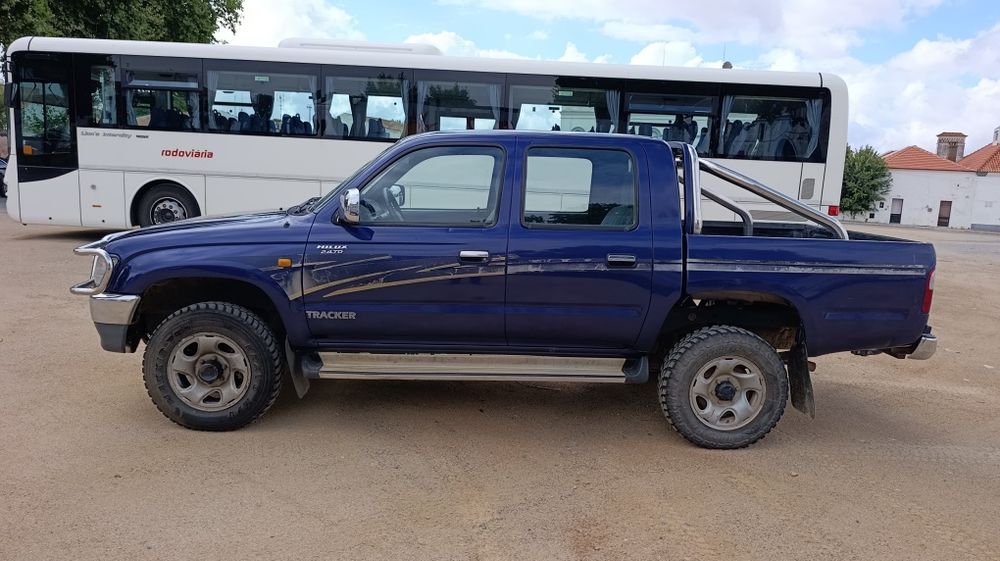 Toyota Hilux tracker 4x4 2.4cc 100cv ano 99