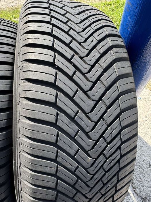 Всесезонні шини CONTINENTAL 205/55 R16