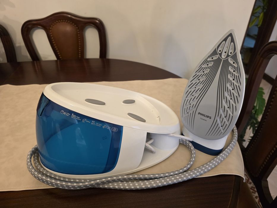 Ferro de engomar Philips compact fast care.