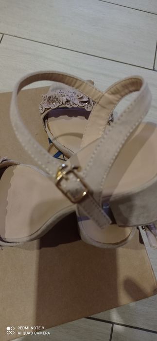 Босоножки женские