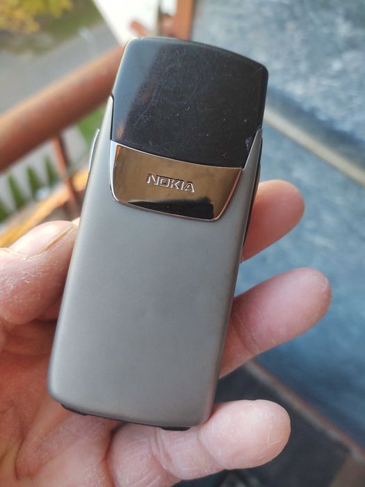 Nokia 8910.    .