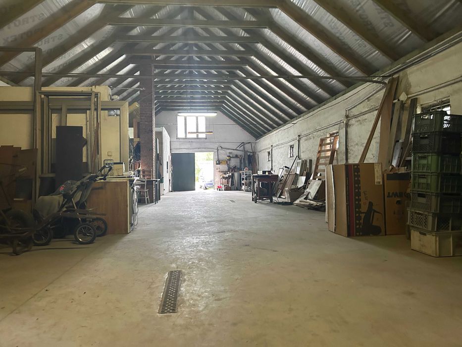 Piękna działka  z budynkiem mieszkalno-gospodarczym - ul. Zawodzie