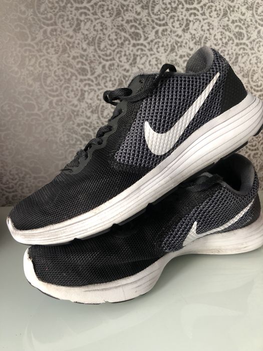 Nike Revolution 3