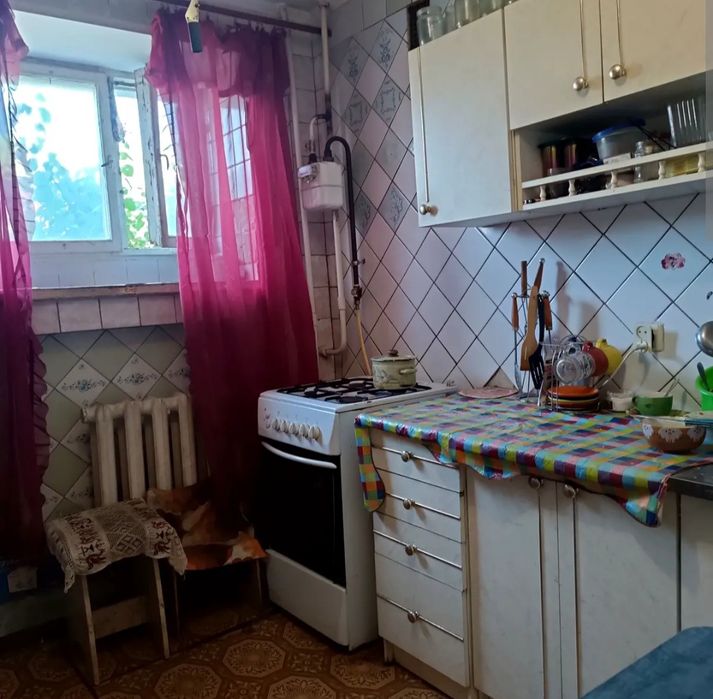 Продам 1 кім квартиру на Хіміку