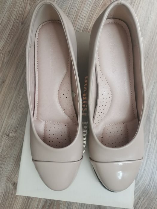 Półbuty na koturnie