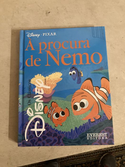 Livro a procura  de Nemo como novo
