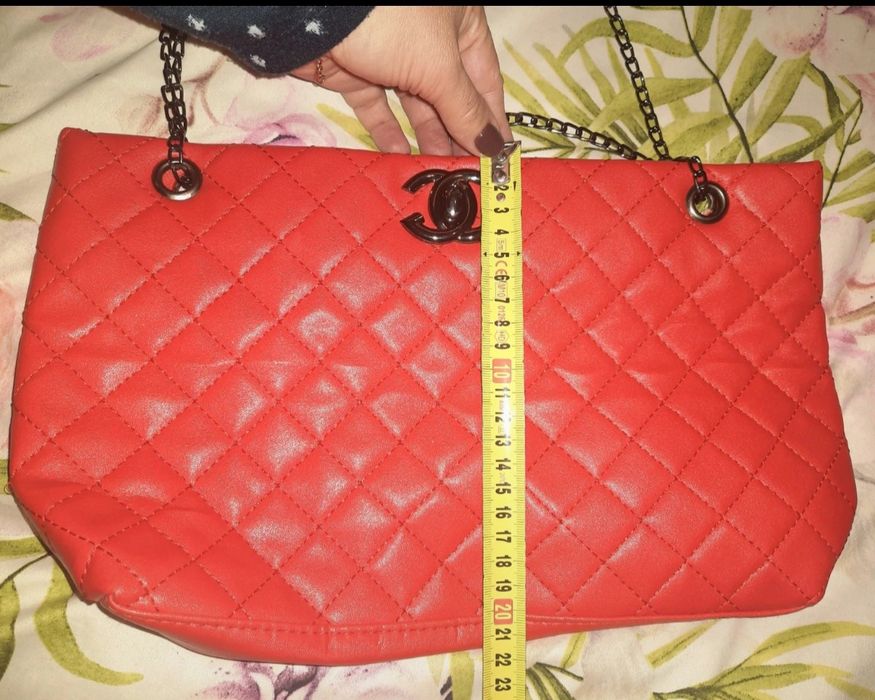 Torebka pikowana z łańcuszkiem