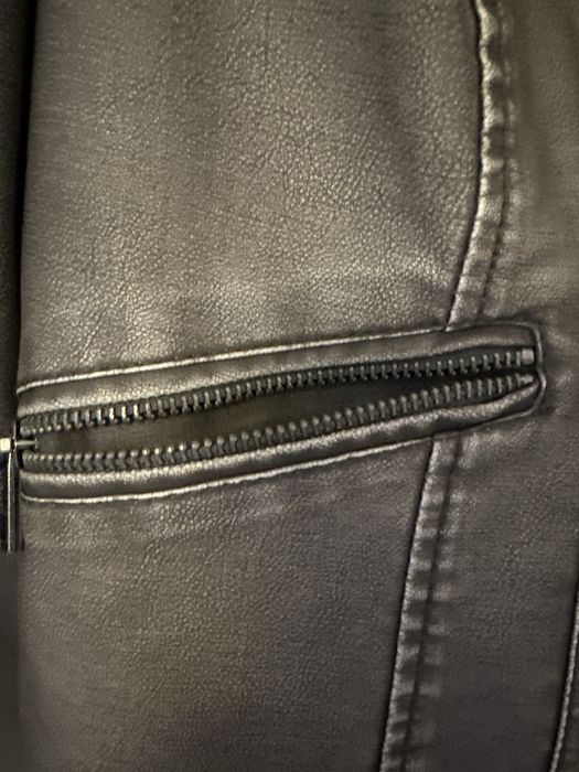 Blusao eatilo motard cinza desgastado