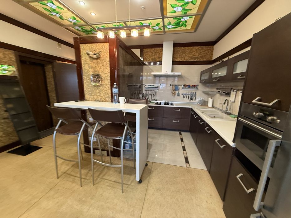 Аренда крупногабаритной 3-ки Сухой фонтан