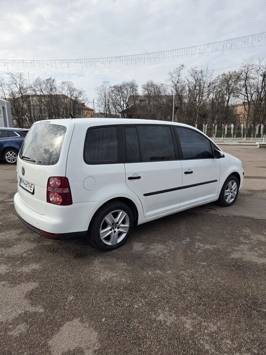 Продам Volkswagen Touran  2009 рік